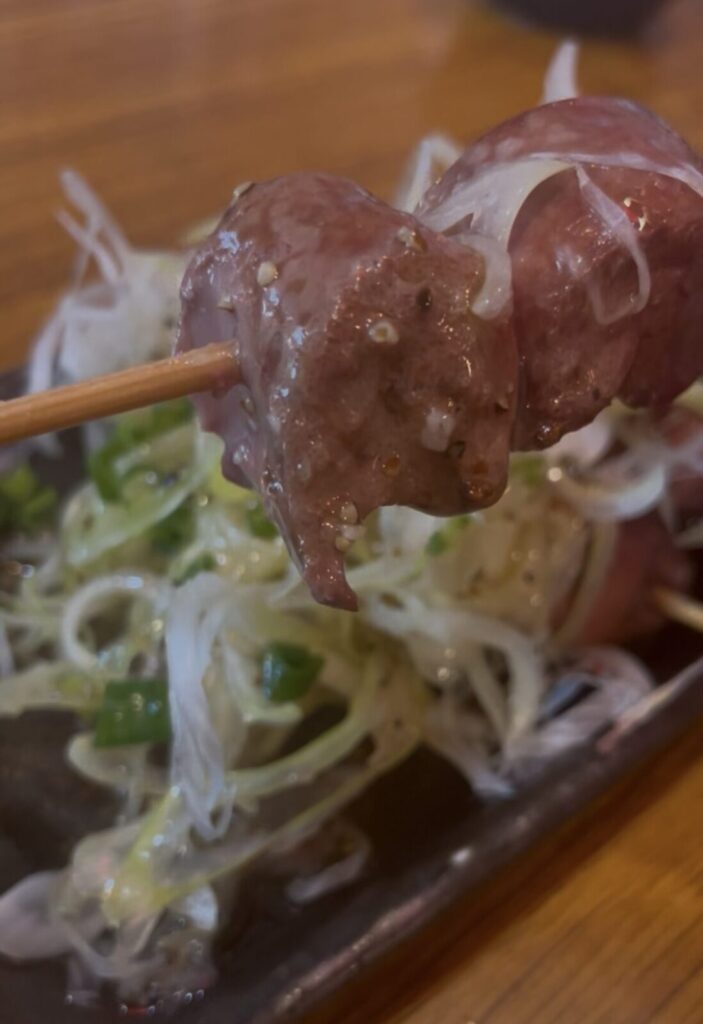 上野「野焼」上レバーの葱まみれ三本入り