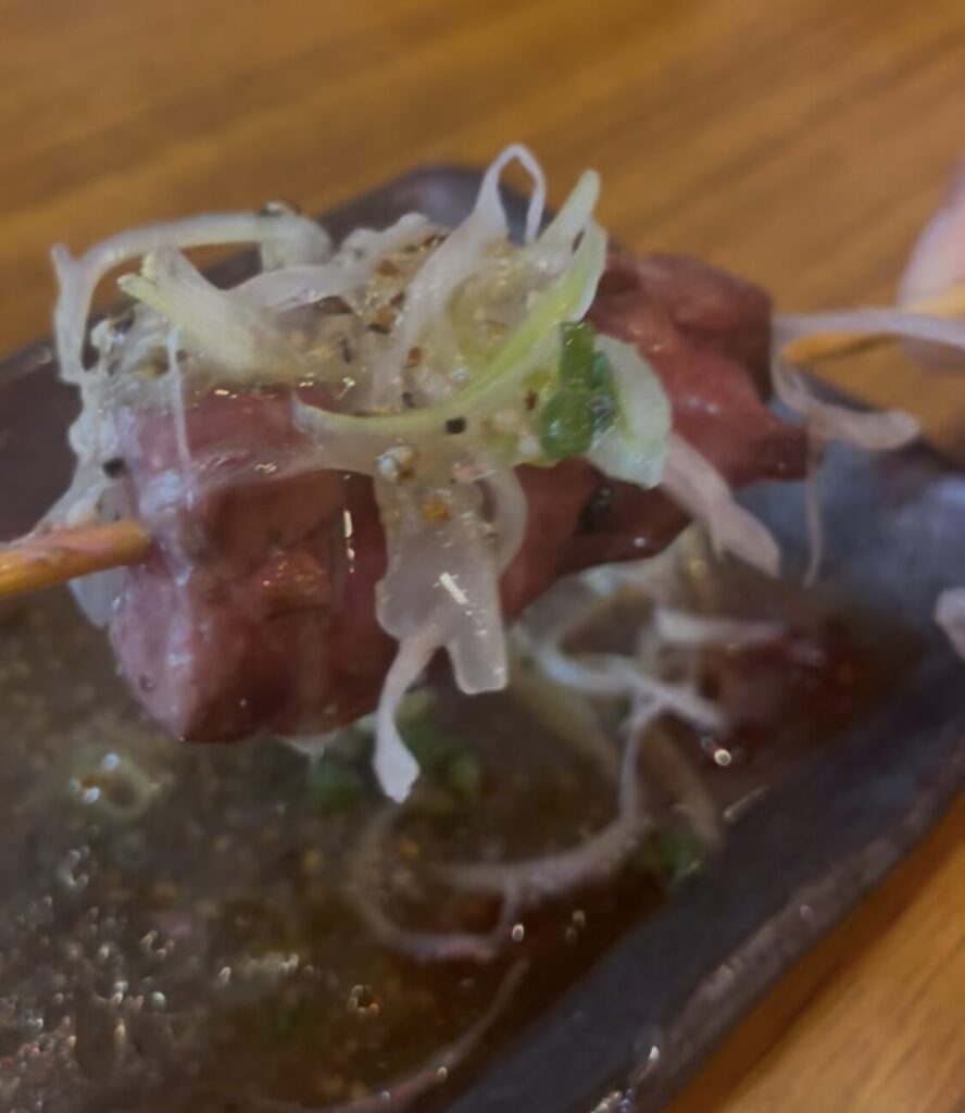 上野「野焼」上レバーの葱まみれ三本入り