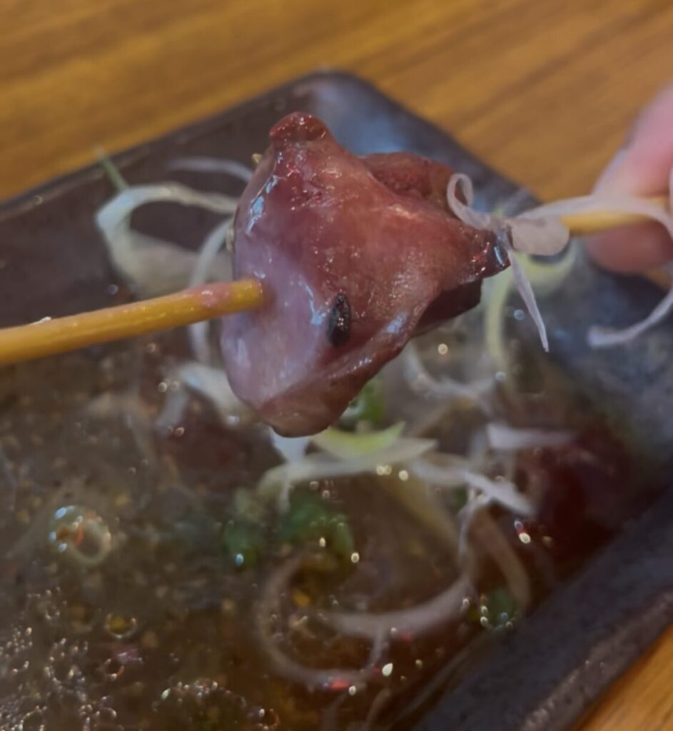 上野「野焼」上レバーの葱まみれ三本入り