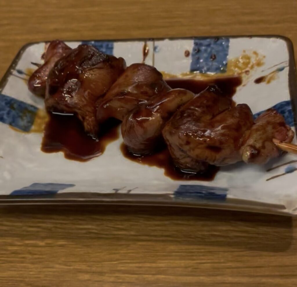 中野「鎌倉酒店」の串焼 鶏れば