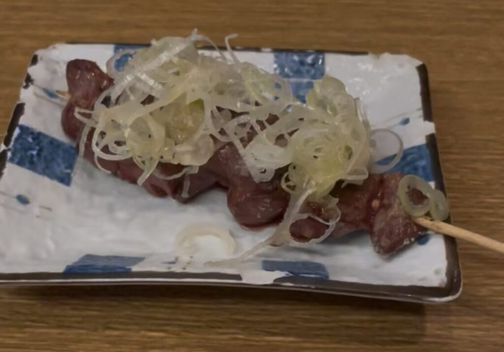 中野「鎌倉酒店」の串焼 鶏れば(ネギごま油)