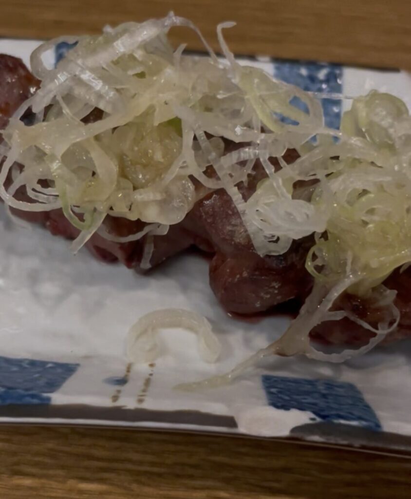 中野「鎌倉酒店」の串焼 鶏れば(ネギごま油)