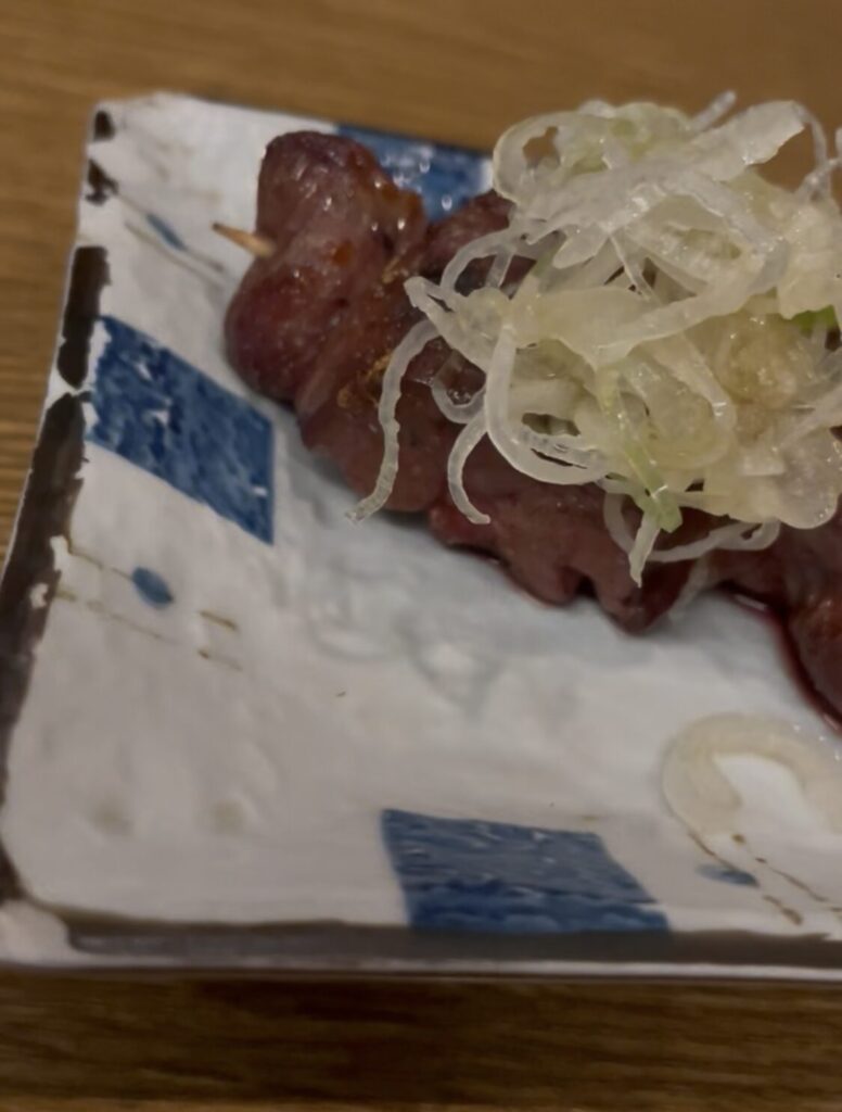 中野「鎌倉酒店」の串焼 鶏れば(ネギごま油)