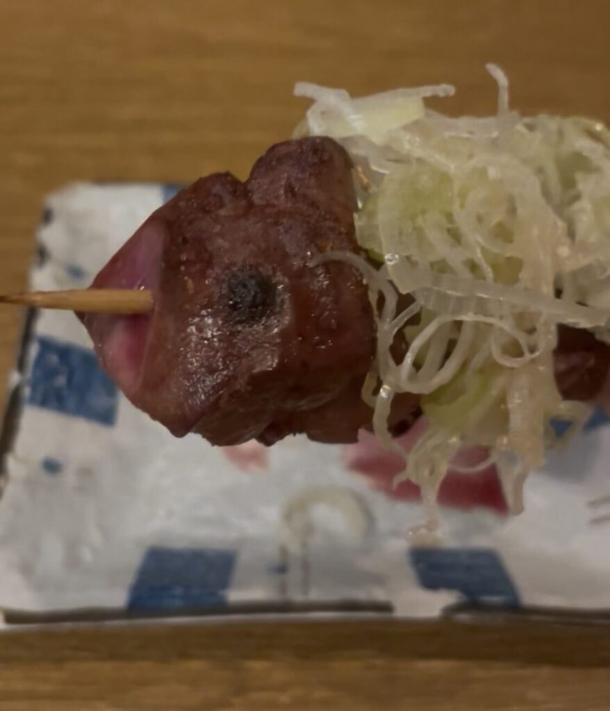 中野「鎌倉酒店」の串焼 鶏れば(ネギごま油)