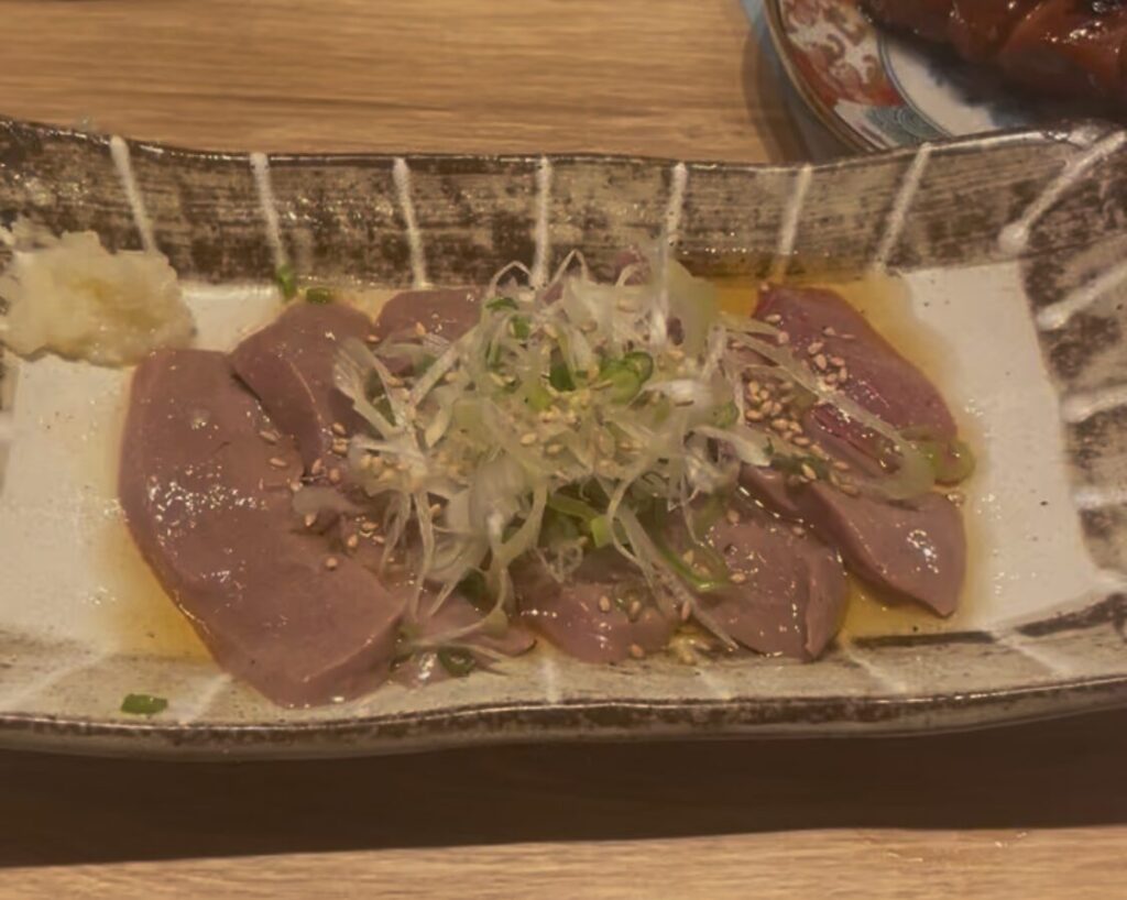 高田馬場「大衆酒場55」低温調理レバ刺し