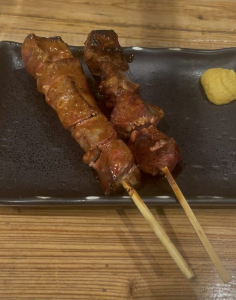 上野「やきとん三吉」の和豚やきとんレバータレ