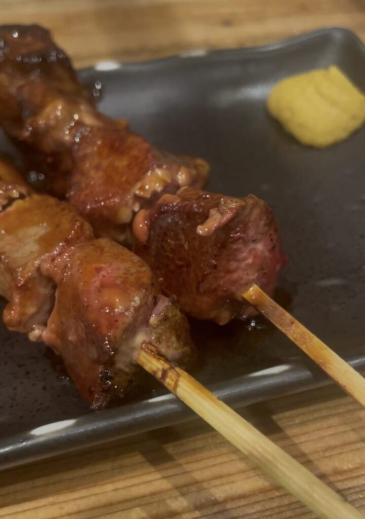 上野「やきとん三吉」の和豚やきとんレバータレ