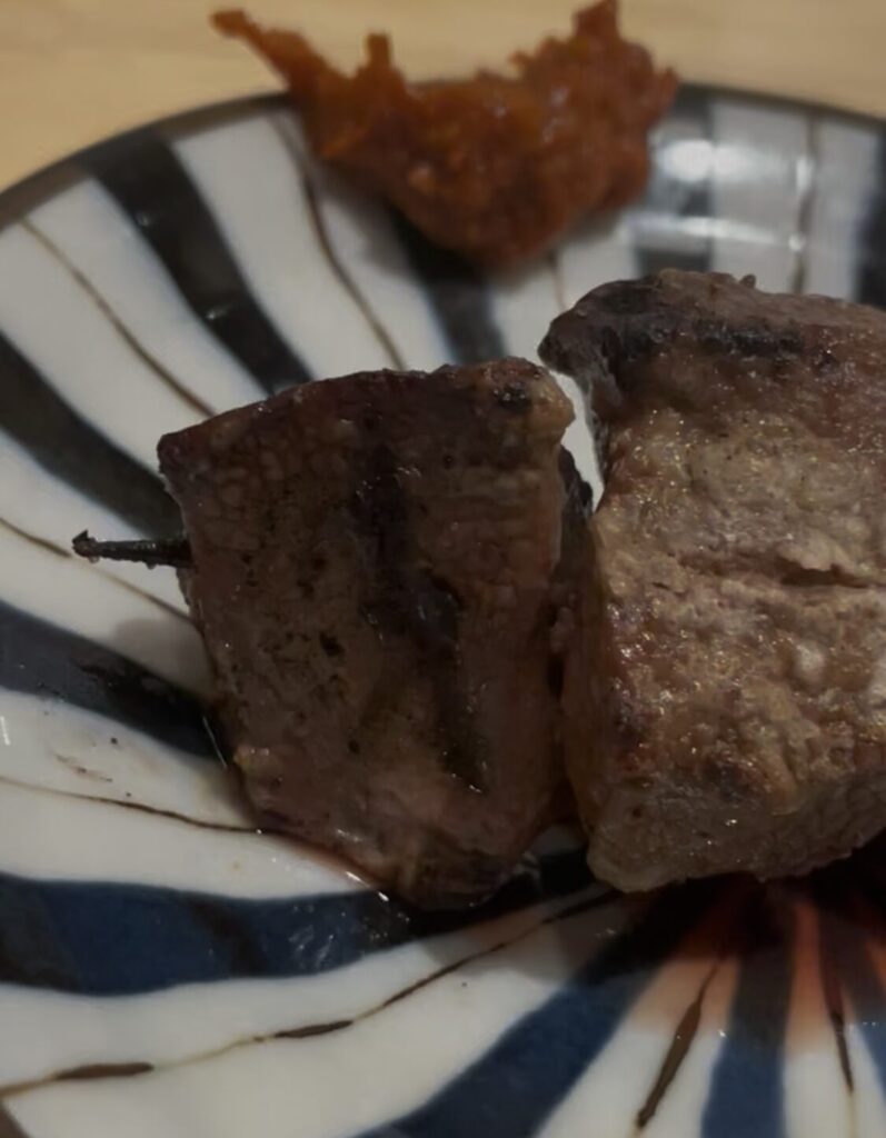 中野「もつ焼き酒場 てけてけ」生仕込みレバー