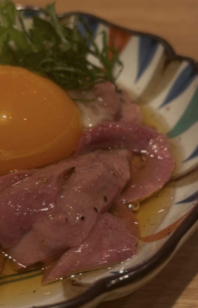 高田馬場「大衆酒場55」レバーユッケ