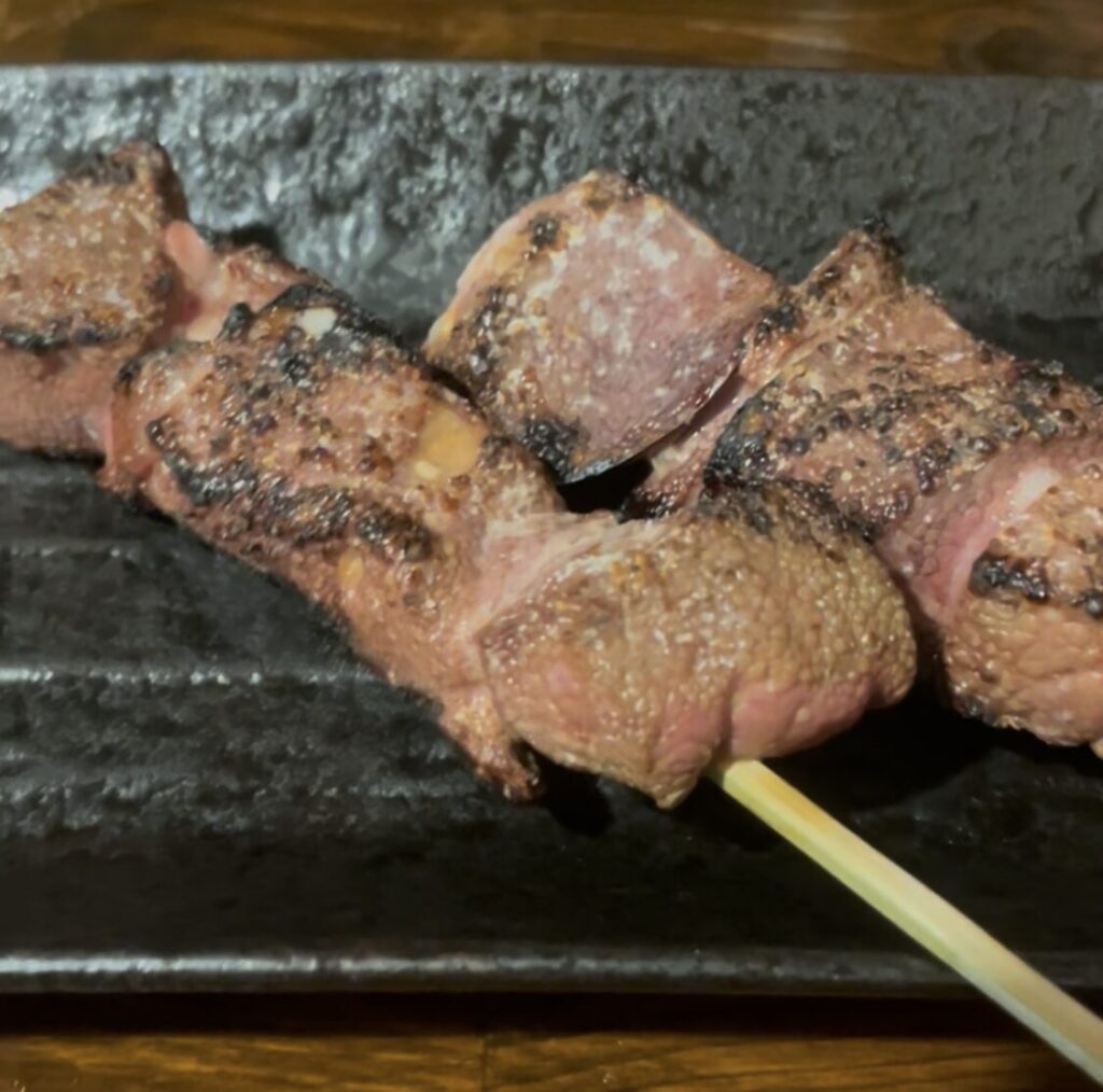 中野「極楽屋」串焼きレバー