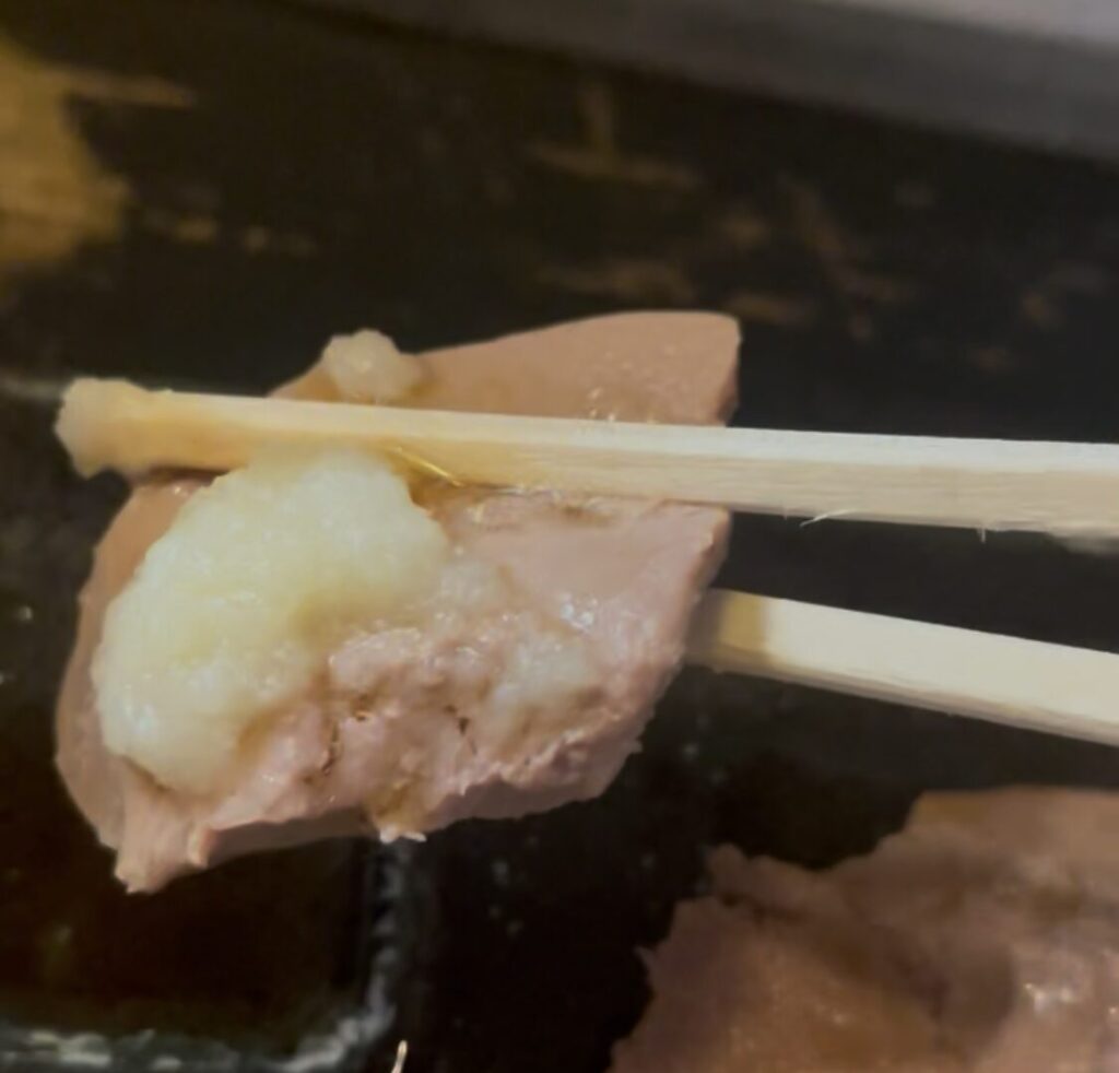 中野「四文屋」の冷製ホルモン レバ