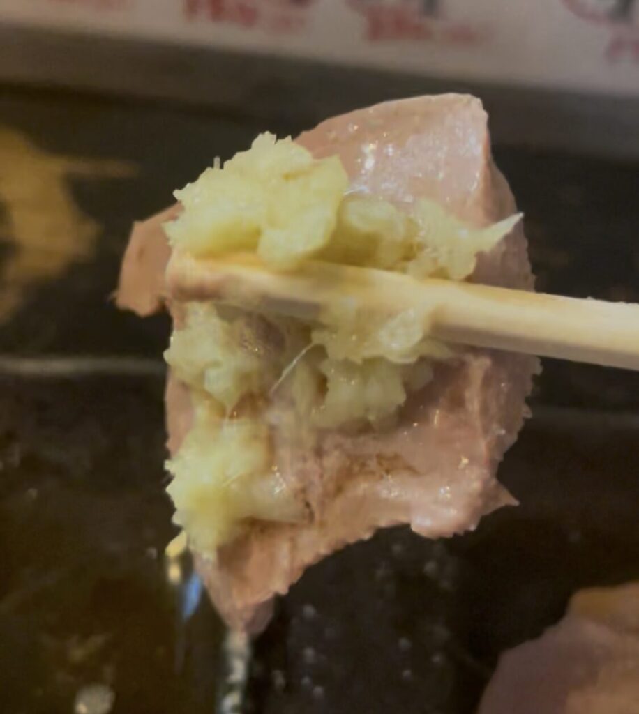 中野「四文屋」の冷製ホルモン レバ