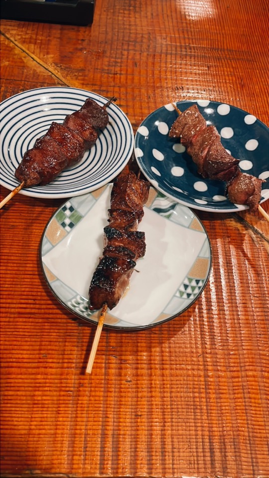 東中野「浦野屋 やきとん てるてる」の焼き豚串れば