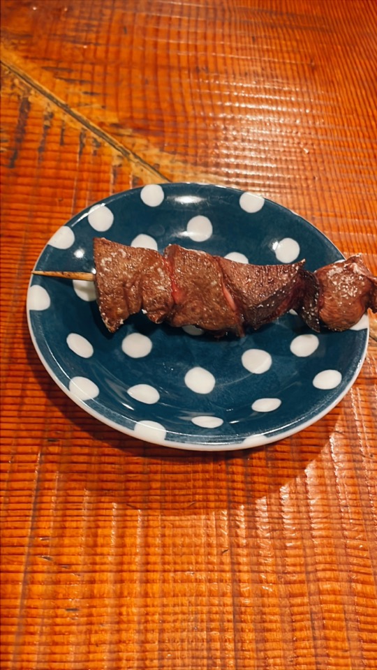 東中野「浦野屋 やきとん てるてる」の焼き豚串れば