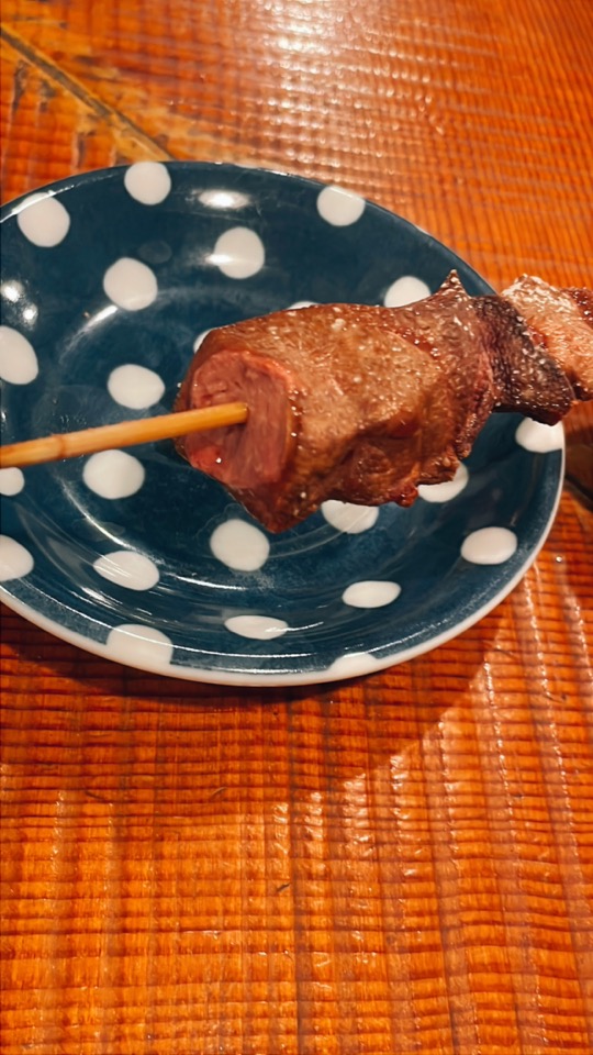 東中野「浦野屋 やきとん てるてる」の焼き豚串れば
