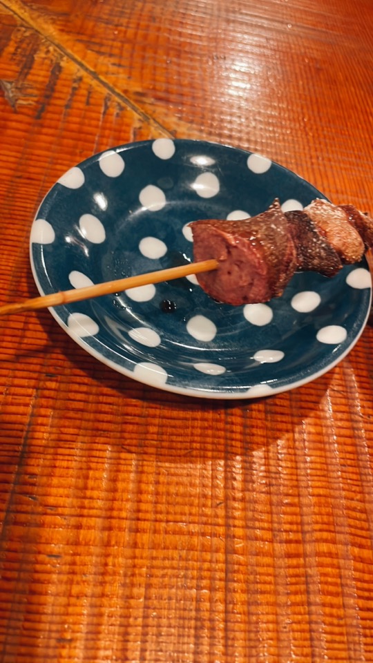 東中野「浦野屋 やきとん てるてる」の焼き豚串れば