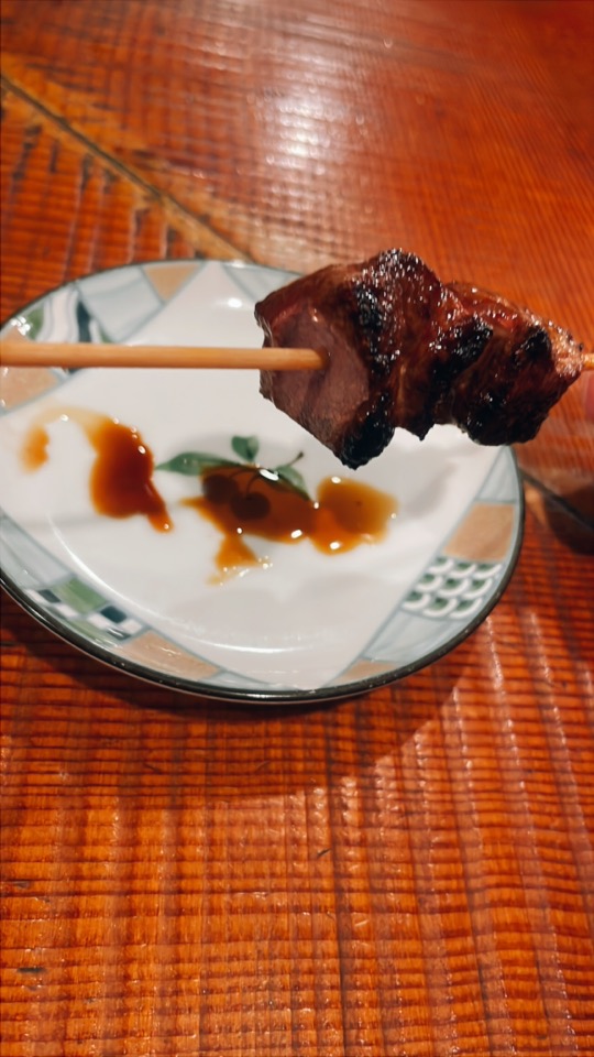 東中野「浦野屋 やきとん てるてる」の焼き豚串れば