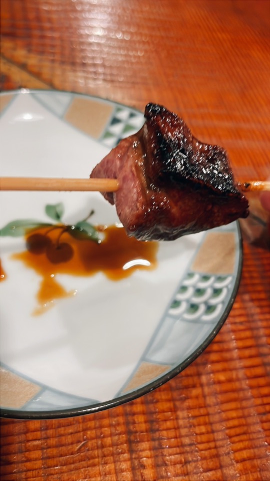 東中野「浦野屋 やきとん てるてる」の焼き豚串れば