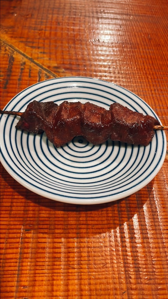 東中野「浦野屋 やきとん てるてる」の焼き豚串れば