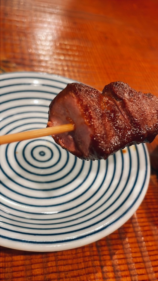 東中野「浦野屋 やきとん てるてる」の焼き豚串れば