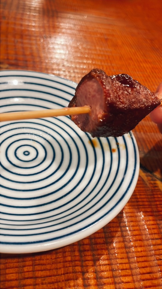東中野「浦野屋 やきとん てるてる」の焼き豚串れば