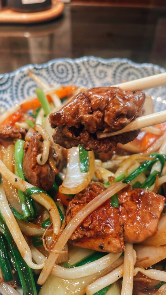 中野「食楽」の白レバー入りレバニラ炒め