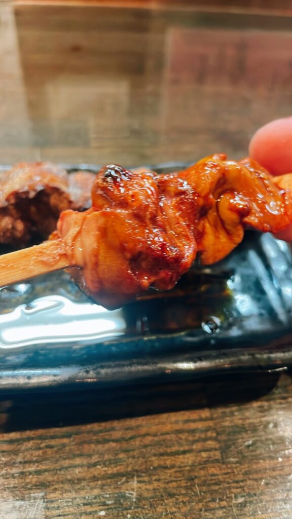 中野「食楽」の白レバー串焼き