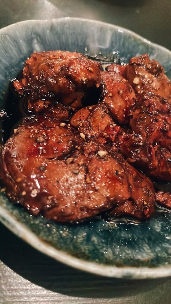 池袋「炭火焼尾崎」の鶏肉(紅ふじ鶏)肝