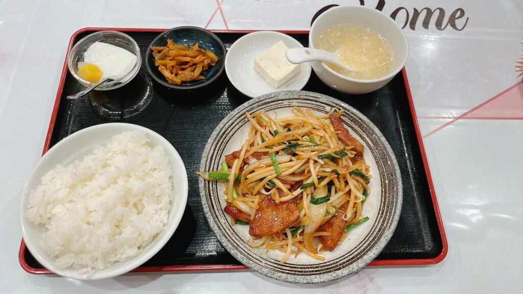 要町「香港屋」のレバニラ炒め定食
