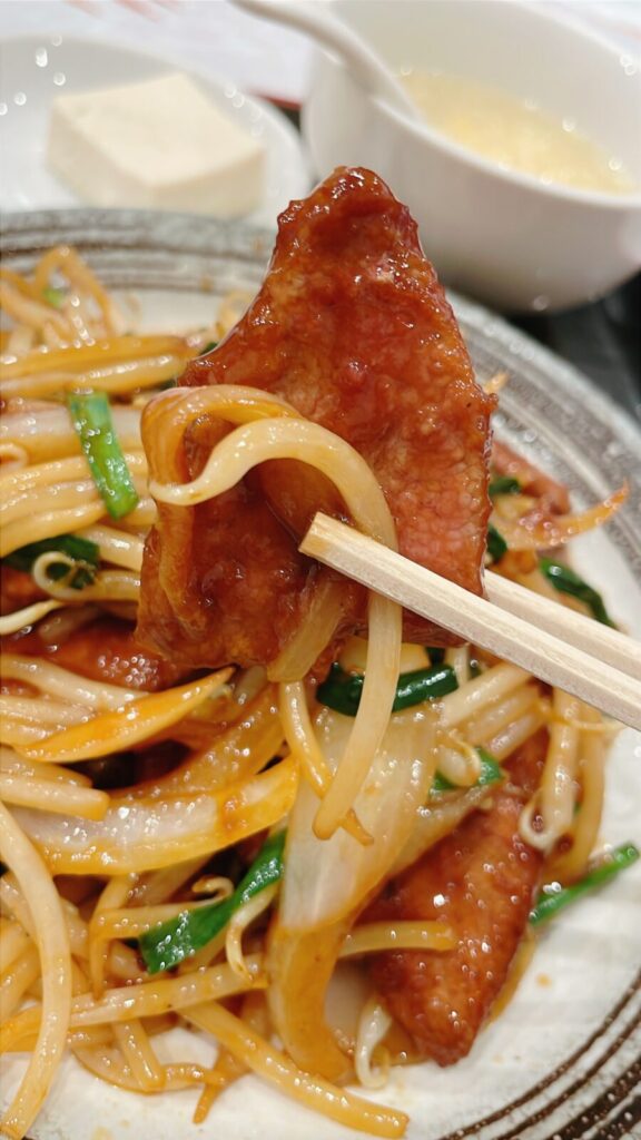 要町「香港屋」のレバニラ炒め定食