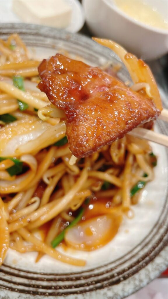 要町「香港屋」のレバニラ炒め定食