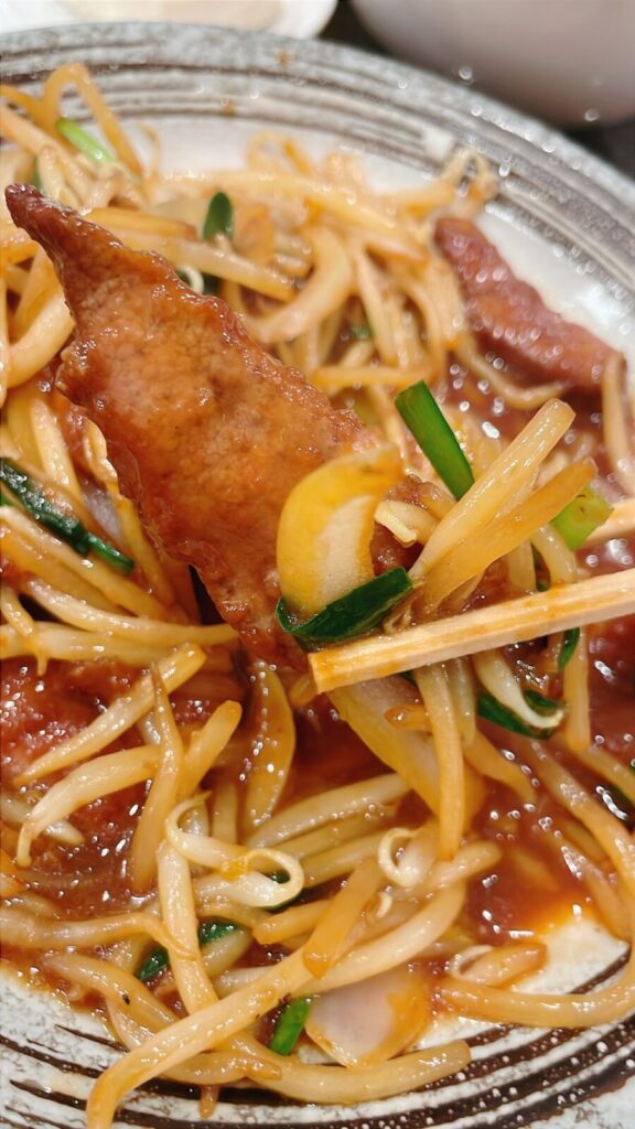 要町「香港屋」のレバニラ炒め定食