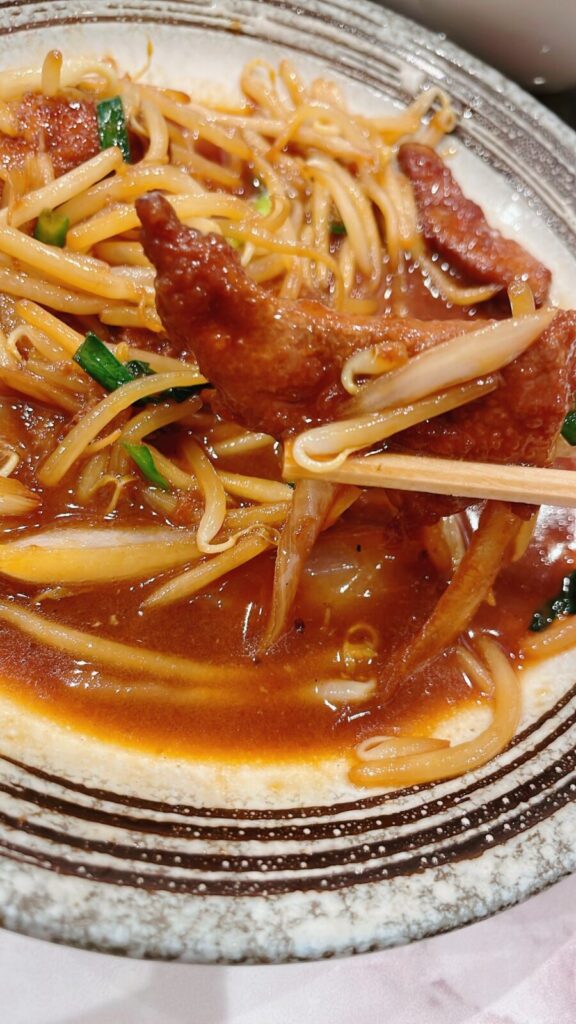 要町「香港屋」のレバニラ炒め定食