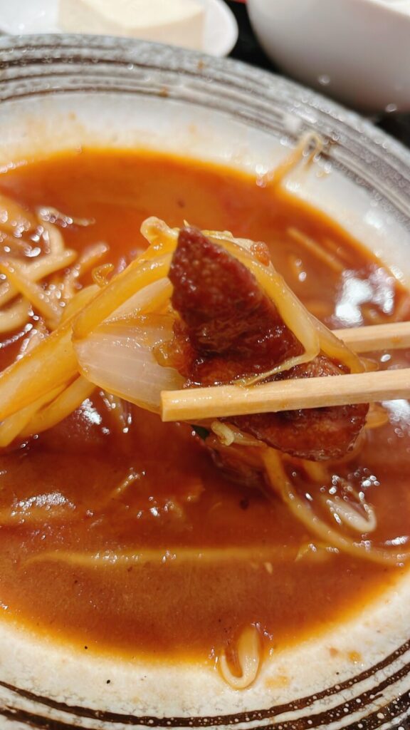 要町「香港屋」のレバニラ炒め定食