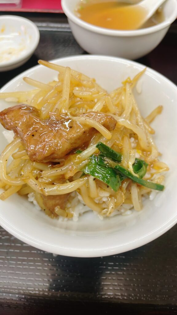ときわ台「興隆」のニラレバー定食