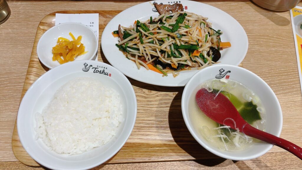 「れんげ食堂Toshu」のレバニラ炒め定食