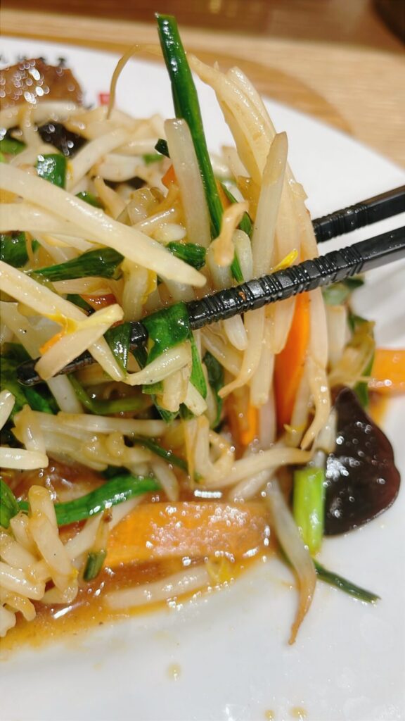 「れんげ食堂Toshu」のレバニラ炒め定食